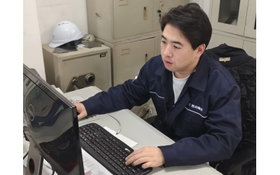 雙線作戰勇擔當  攻堅克難顯本色 &mdash;&mdash;記電機電氣廠技術組長兼生產組長陳嘉奇